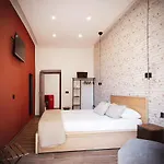 Industrial House נאפולי